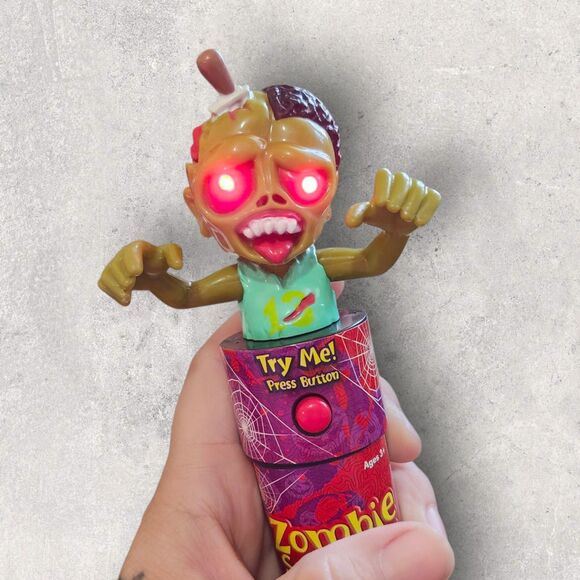 Lot 2 Halloween 2016 Candy Screamers Zombie & Vampire Light Up Talkers NIP - Picture 4 of 6